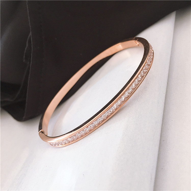 Korean OL Womens Stainless Steel Bangle Bracelets with Shining Diamond 18K Rose Gold Designer Crystal CZ Bracelet Wedding Jewelry
Korean OL Womens Stainless Steel Bangle Bracelets with Shining Diamond 18K Rose Gold Designer Crystal CZ Bracelet Wedding Jewelry