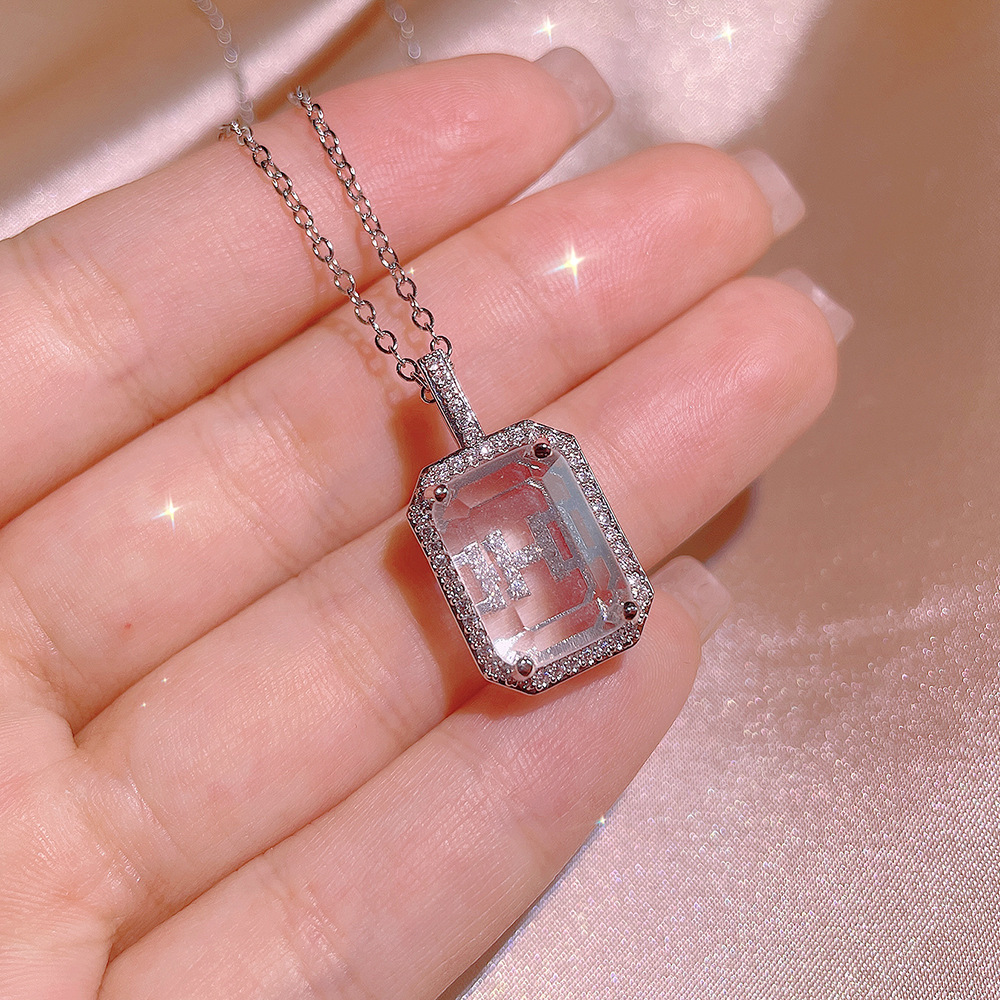 Tiktok Top Sell Letter Pendant Simple Fashion Jewelry 925 Sterling Silver Pave White Sapphire CZ Diamond Gemstones Party Perfume bottle Clavicle Neckl