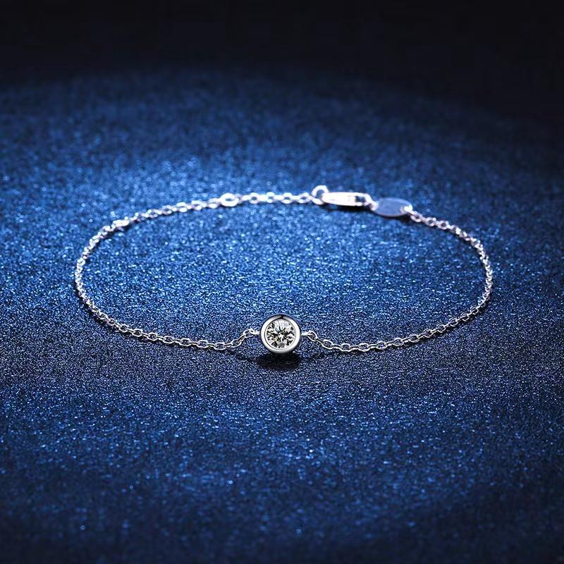 Charm Bracelets Trendy 0.5ct D Color Moissanite Lucky Bubble Bracelet 925 Sterling Silver Lab Women Bangle JewelryCharmCharm
Charm Bracelets Trendy 0.5ct D Color Moissanite Lucky Bubble Bracelet 925 Sterling Silver Lab Women Bangle JewelryCharmCharm