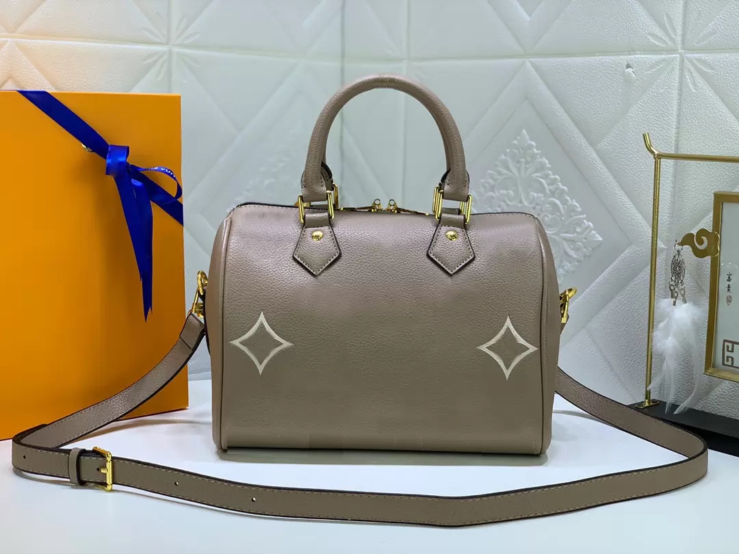 HH SPEEDY BANDOULIERE 25 Pillow Handle Bag Designer SPRING IN THE CITY handbag Brown Canvas Wild at Heart Luxurys Designer Boston Bags With Padlock 58947 58948 58949, Add shipping fee
HH SPEEDY BANDOULIERE 25 Pillow Handle Bag Designer SPRING IN THE CITY handbag Brown Canvas Wild at Heart Luxurys Designer Boston Bags With Padlock 58947 58948 58949, Add shipping fee