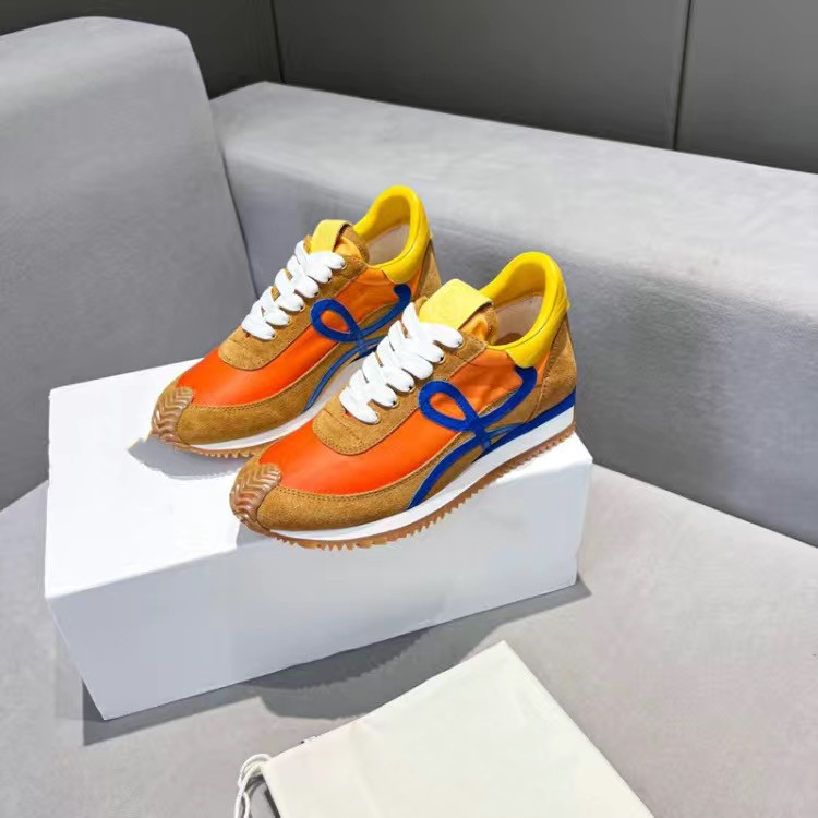 Designer Luxury Shoes Parrot-printed canvas lace-up Sneakers Men Women Casual Leather Outdoor Shoe Anagram embossing High Top Low Top White Black Pink Trainers hh9
Designer Luxury Shoes Parrot-printed canvas lace-up Sneakers Men Women Casual Leather Outdoor Shoe Anagram embossing High Top Low Top White Black Pink Trainers hh9