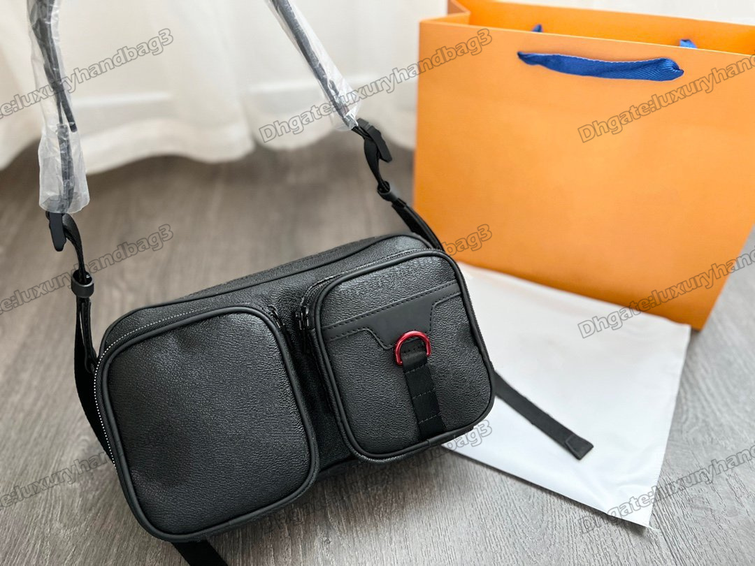 Sporty Utility CrossBody Chain Camera Bags Alphabet Print Black Designer Multiple Zipped Pockets Luxurys Mini Leather Shoulder Bag
Sporty Utility CrossBody Chain Camera Bags Alphabet Print Black Designer Multiple Zipped Pockets Luxurys Mini Leather Shoulder Bag