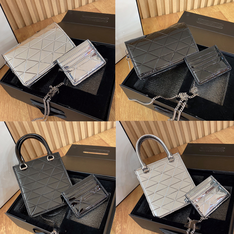 2023 womens ray woc patent Leather Mirror Chain Bag with card high quality triangle women desginer shoulder bags prads, I need see other product
2023 womens ray woc patent Leather Mirror Chain Bag with card high quality triangle women desginer shoulder bags prads, I need see other product