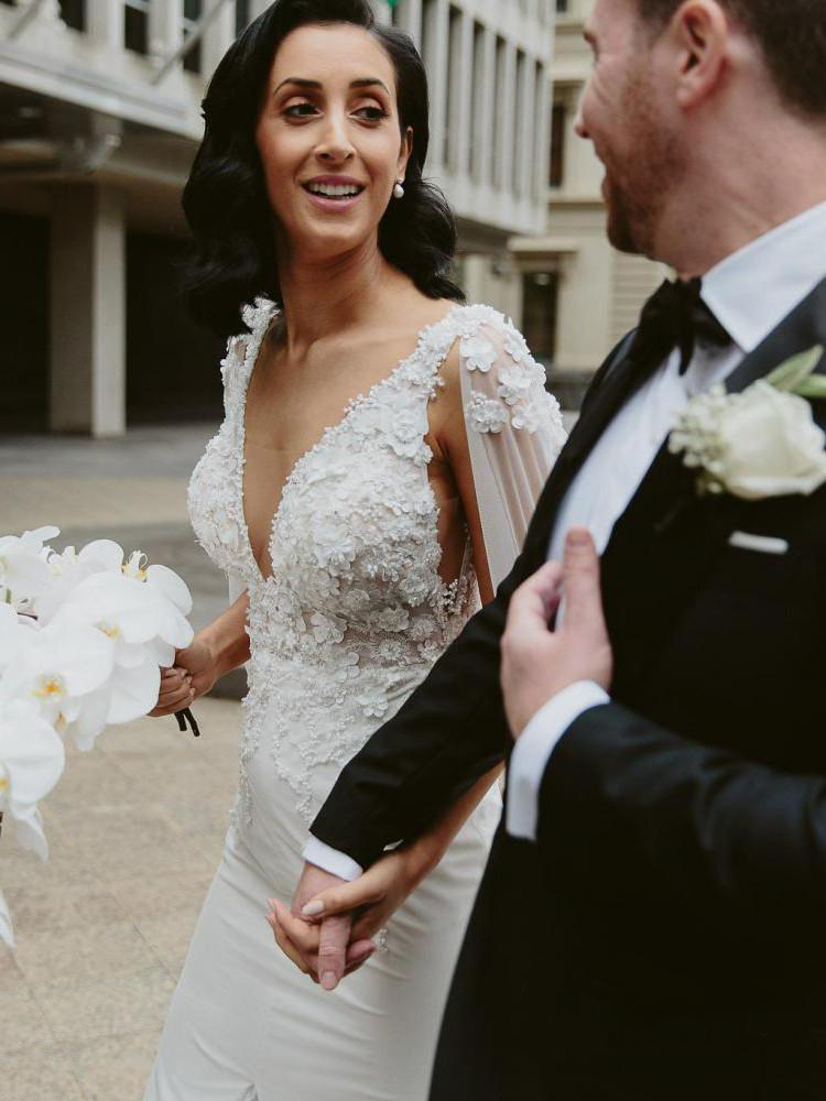 Boho Dubai Mermaid Wedding Dress 2022 Sexy V Neck Arabic Bohemian Wedding Dresses Lace Appliques Country Bridal Gowns Beaded Plus Size Greek Vestido D