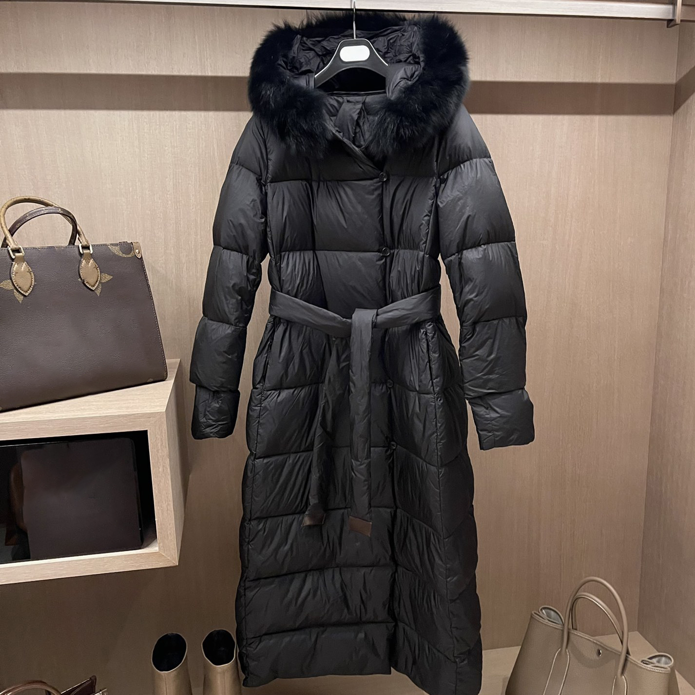 Top Quality Down Coat Women Thick real wolf fur Hooded Women's Slim Jacket Winter Parka Ladies Long Parkas Designer Hoodies Jackets Warm coats 123
Top Quality Down Coat Women Thick real wolf fur Hooded Women's Slim Jacket Winter Parka Ladies Long Parkas Designer Hoodies Jackets Warm coats 123