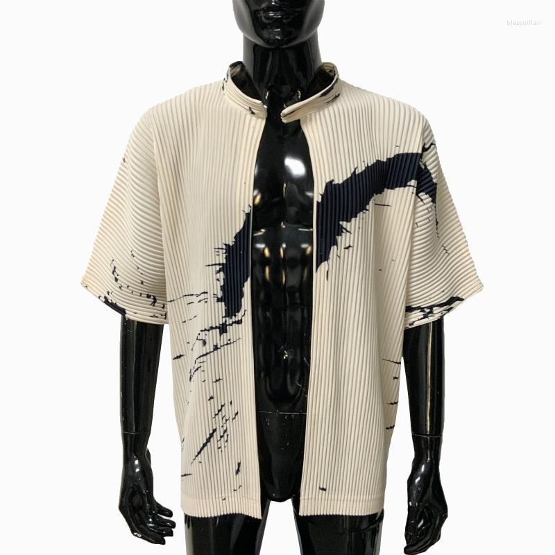 Men's T-Shirts Mi Tempio Summer Small Standing Collar Graffiti Printing Cardigan Button Short SleeveT-Shirt Loose Casual PleatsMen's Bles22, Beige
Men's T-Shirts Mi Tempio Summer Small Standing Collar Graffiti Printing Cardigan Button Short SleeveT-Shirt Loose Casual PleatsMen's Bles22, Beige