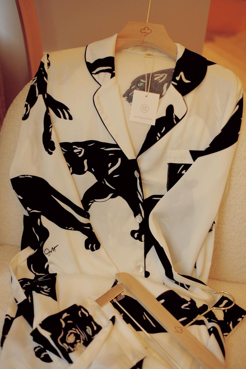 Women' Two Piece Pants Luxury Pajamas Female Household To Take In The Fall And Winter Of Silk Printed Material Animal Long-sleeved PantsWom, See chart
Women' Two Piece Pants Luxury Pajamas Female Household To Take In The Fall And Winter Of Silk Printed Material Animal Long-sleeved PantsWom, See chart
