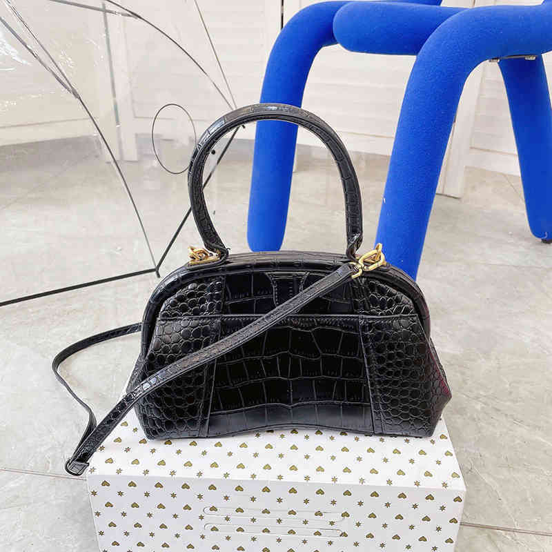 Shoulder Bag New Bucket Bags Hotsale Fashion Leather Designer Handbag Women Crossbody Bag Handbags High Capacity Designer-handbags Bag, B14(silver logo)
Shoulder Bag New Bucket Bags Hotsale Fashion Leather Designer Handbag Women Crossbody Bag Handbags High Capacity Designer-handbags Bag, B14(silver logo)