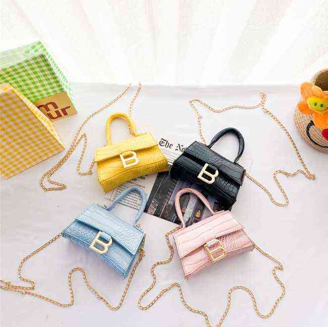 girls designer handbag cute kids PU letter casual messenger bags children zero purse fashion mini single shoulder bag F270, Mix colors random
girls designer handbag cute kids PU letter casual messenger bags children zero purse fashion mini single shoulder bag F270, Mix colors random