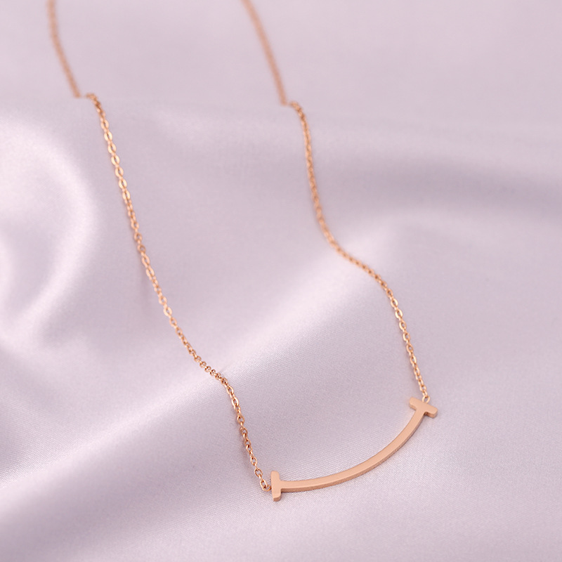 New Fashion Rose Gold Stainless Steel Love Star Circle Pendant Necklace for Women Gift