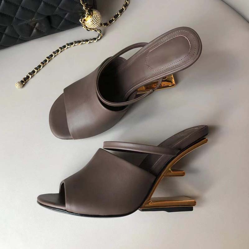 Top class F theme slope heel slippers women's slippers Brown 10cm Luxury Designer Sandalscomfortable fashion shoes factory shoe, Gifts are not sold separately
Top class F theme slope heel slippers women's slippers Brown 10cm Luxury Designer Sandalscomfortable fashion shoes factory shoe, Gifts are not sold separately