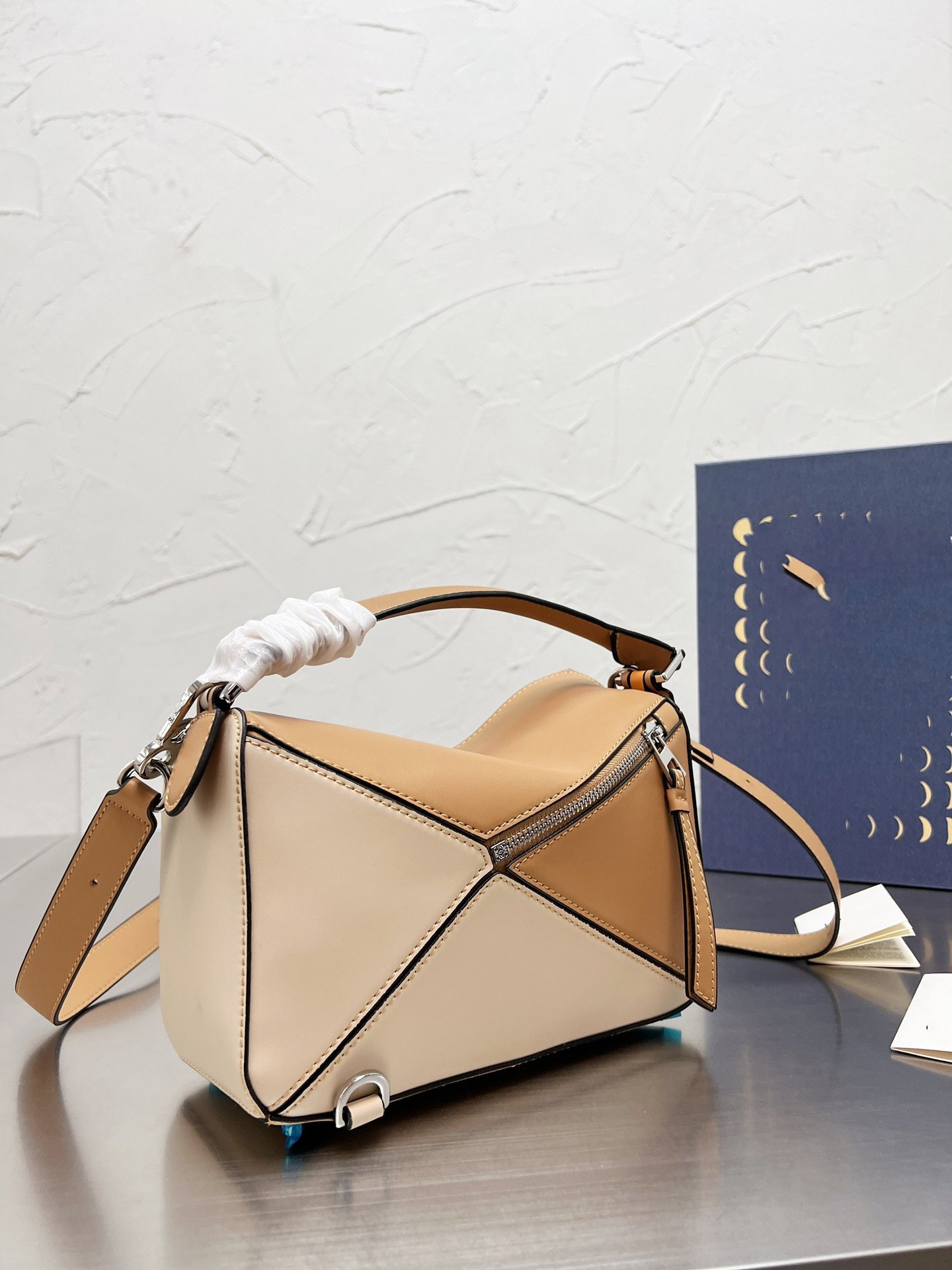 women's designers shoulder bag Luxury tote purse handbag message bags cluth top quality brand classic Genuine leather Crossbody Gift box puzzle 25CM FREAGRHY, Yellow
women's designers shoulder bag Luxury tote purse handbag message bags cluth top quality brand classic Genuine leather Crossbody Gift box puzzle 25CM FREAGRHY, Yellow