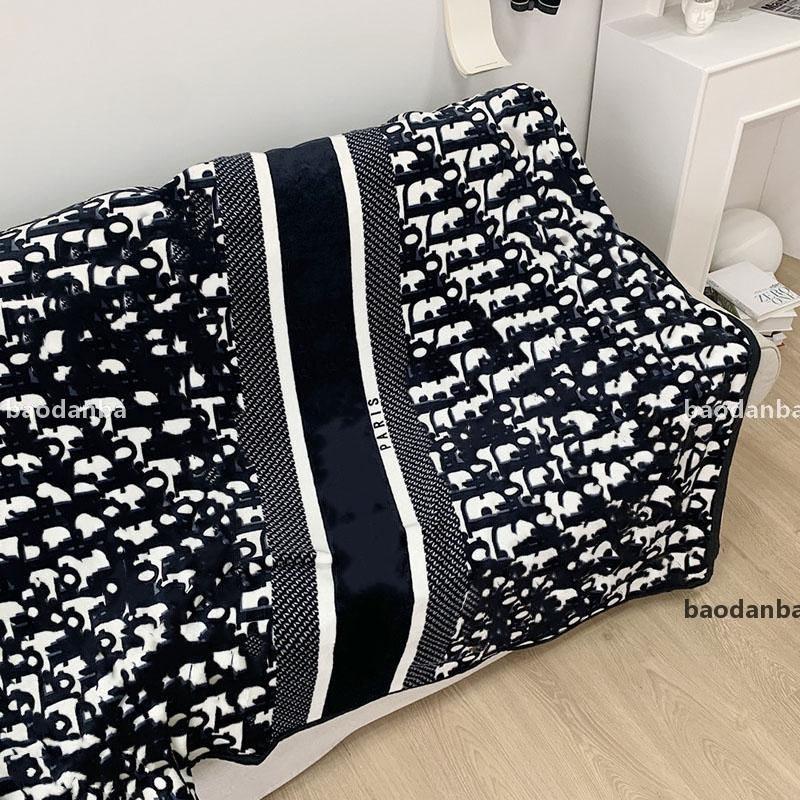 Throw Soft Travel Blanket Solid Color Bedspread Plush Cover For Bed Sofa Warm Blankets Gift Home Textiles H
Throw Soft Travel Blanket Solid Color Bedspread Plush Cover For Bed Sofa Warm Blankets Gift Home Textiles H