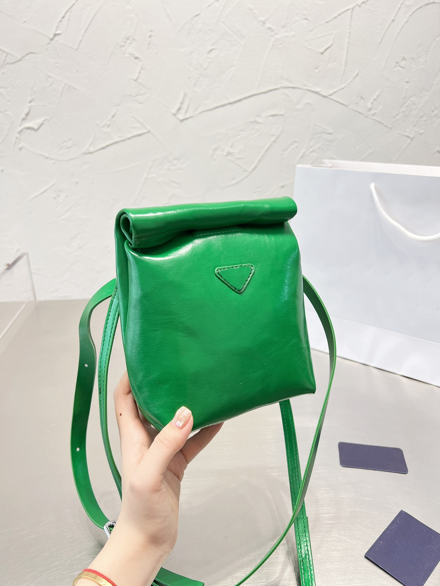 2022 New designer backpack multi-purpose women's Mini Backpack with One Shoulder Messenger, White
2022 New designer backpack multi-purpose women's Mini Backpack with One Shoulder Messenger, White