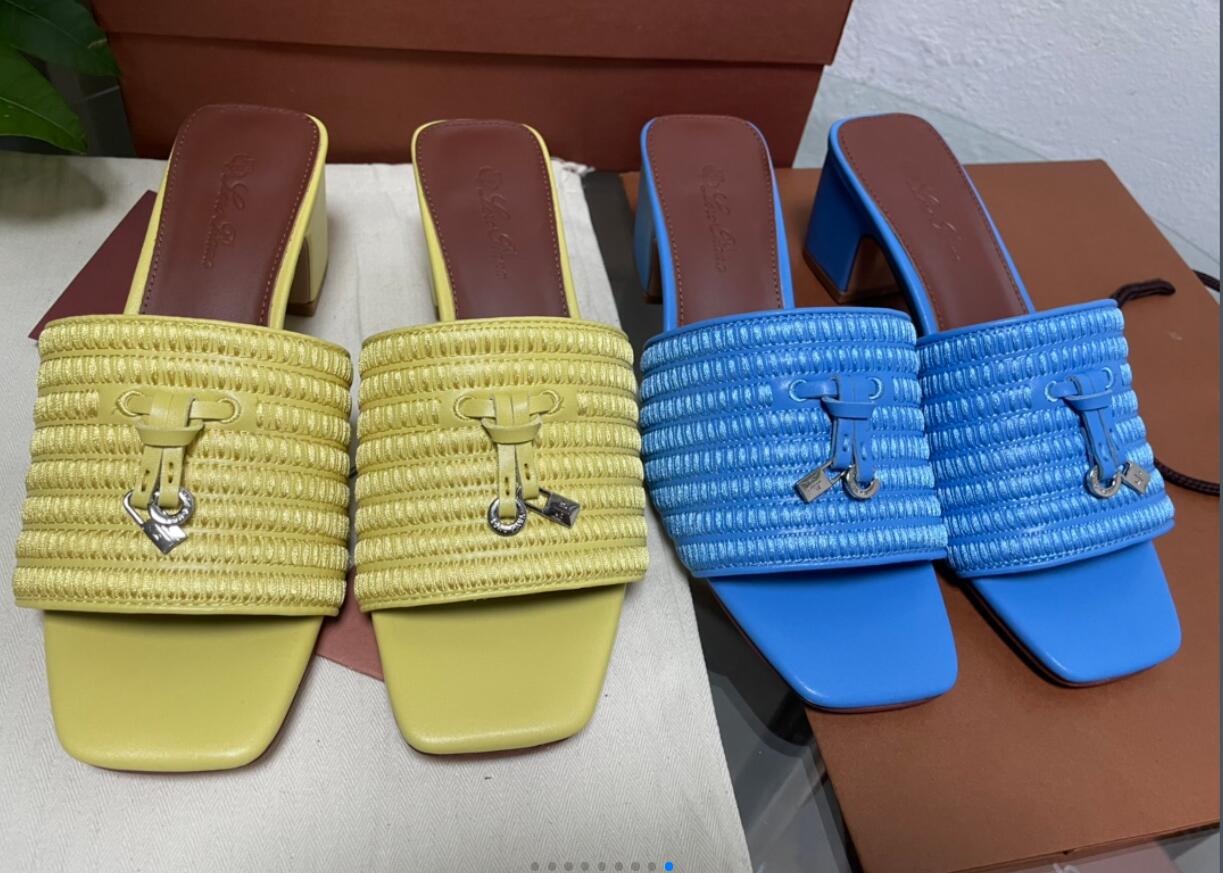Real Leather Lady Luxury lp casual Slippers Shoe Buckles metal Designer Loro womens Summer Walk chunky heels Sandals Slipper 41 42
Real Leather Lady Luxury lp casual Slippers Shoe Buckles metal Designer Loro womens Summer Walk chunky heels Sandals Slipper 41 42