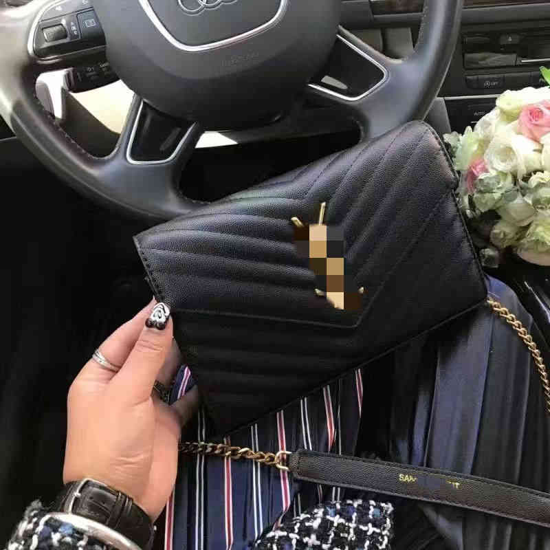Designer bags Tote bag New Leather Women's Envelope Large Capacity Caviar Cow Shoulder bag Fashion Msenger Versatile Chain luxury handbags Factory Low price, Sky blue
Designer bags Tote bag New Leather Women's Envelope Large Capacity Caviar Cow Shoulder bag Fashion Msenger Versatile Chain luxury handbags Factory Low price, Sky blue