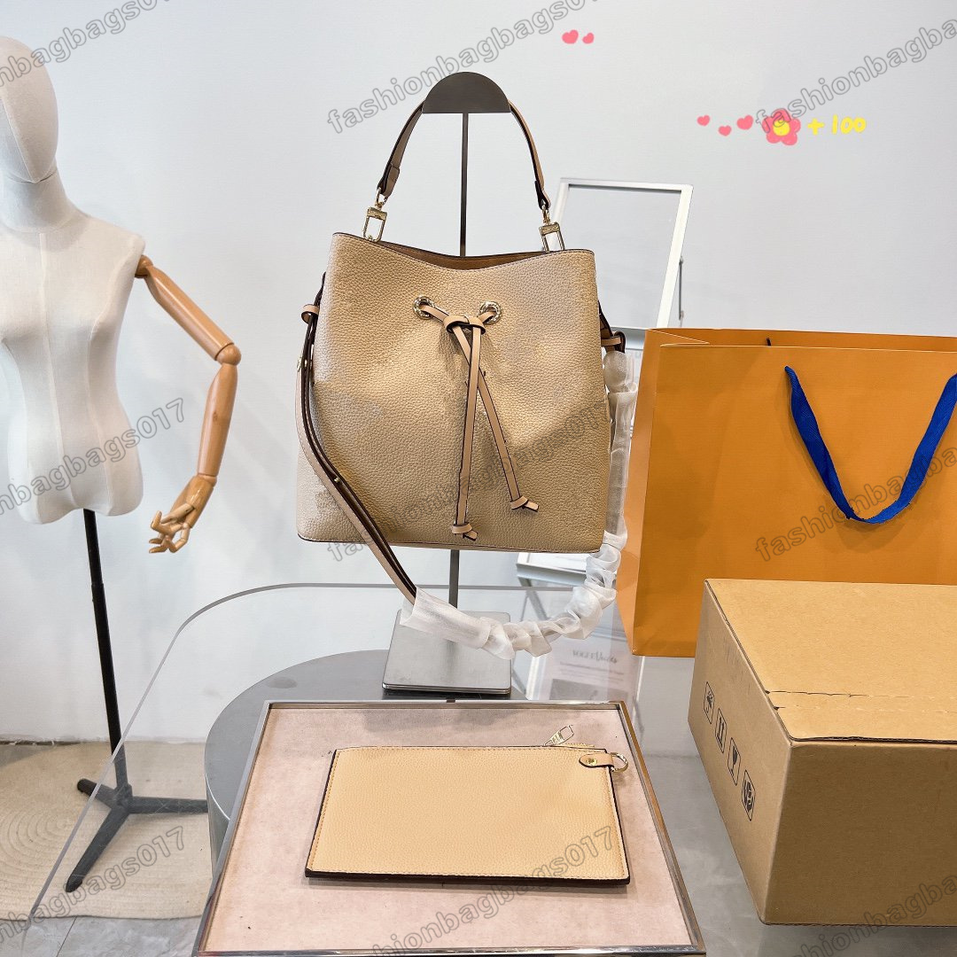 2022 Luxurys Monograms Flowers Leather Fashionable Bucket Bag NEONEO Designers MM Versatile Bag Cross-Body Tote Shoulder Neo Noe Inside Zipped Pocket Bags
2022 Luxurys Monograms Flowers Leather Fashionable Bucket Bag NEONEO Designers MM Versatile Bag Cross-Body Tote Shoulder Neo Noe Inside Zipped Pocket Bags