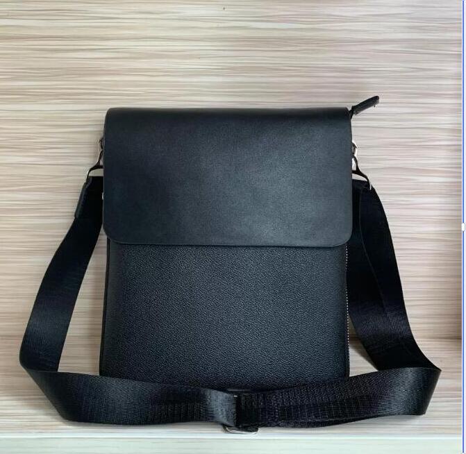 2023 Designer Italian Shoulder Genuine Leather bag Briefcases Handbag Bolsas Messenger Bag Men Wedding Dress Crossbody, Black grid
2023 Designer Italian Shoulder Genuine Leather bag Briefcases Handbag Bolsas Messenger Bag Men Wedding Dress Crossbody, Black grid