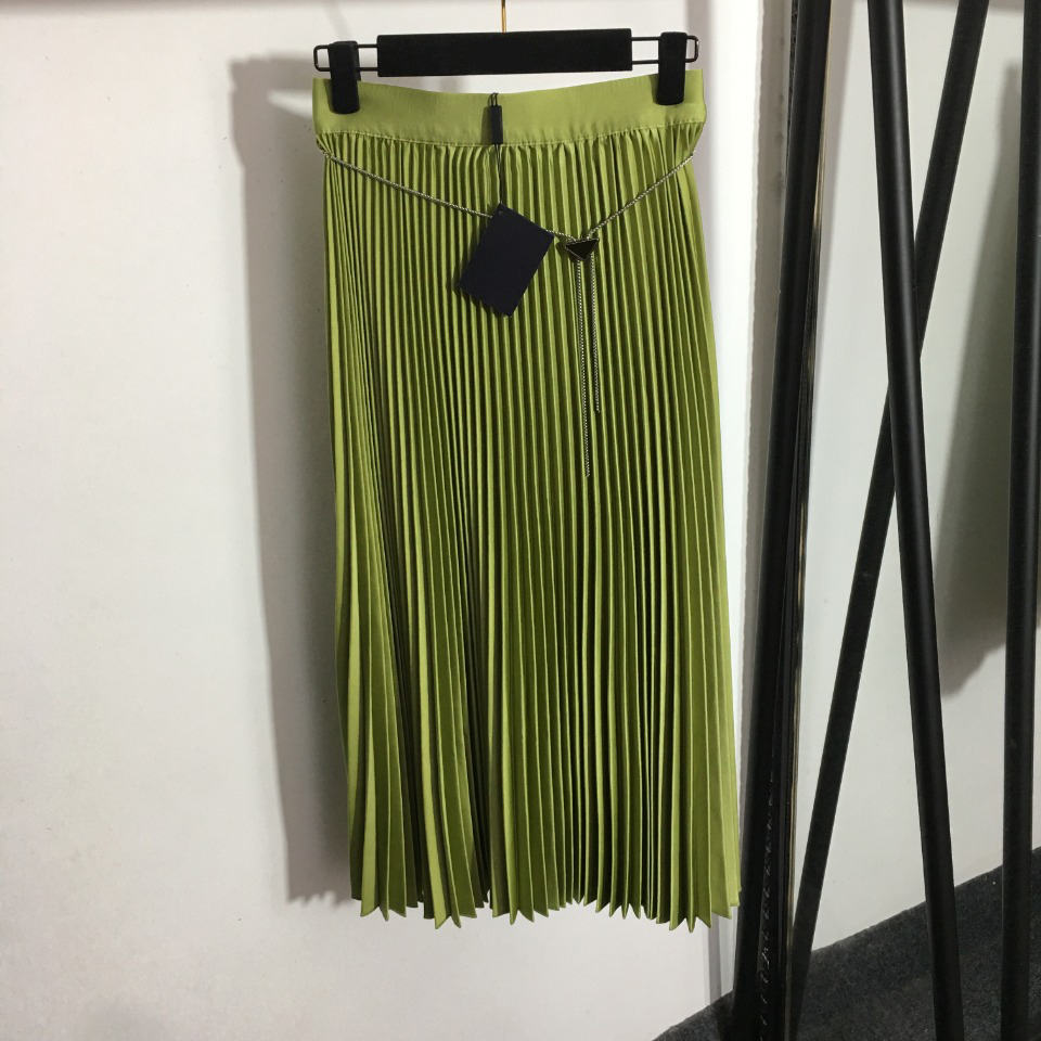 Casual Designer Pleated Dresses Women High Waist Skirt Letter Triangle Chain Decorative Ladies Date Party Elastic Dress, Black
Casual Designer Pleated Dresses Women High Waist Skirt Letter Triangle Chain Decorative Ladies Date Party Elastic Dress, Black