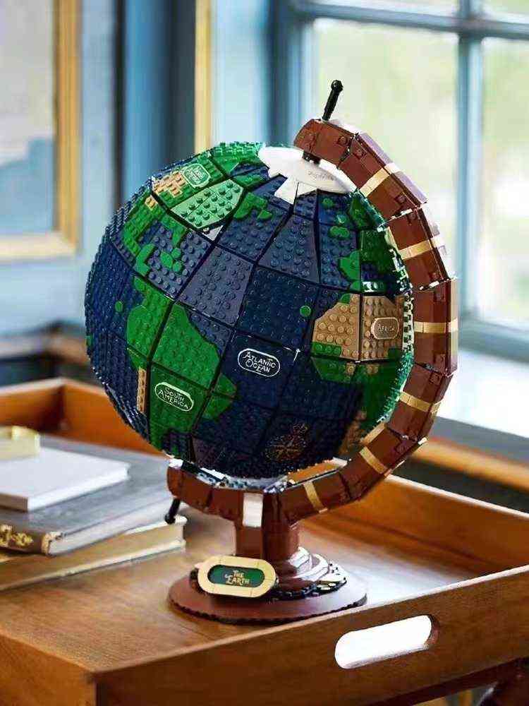Blocks 2022 Expert Moc Bricks 2585PCS Earth Globe Modular Building Blocks Assembly Bricks Children Educational Model Bricks 21332 T220901
Blocks 2022 Expert Moc Bricks 2585PCS Earth Globe Modular Building Blocks Assembly Bricks Children Educational Model Bricks 21332 T220901