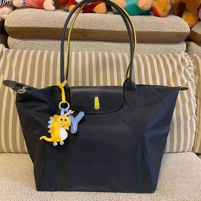 Designer Hobos Nylon Large Tote Bag Brands Women Handbags Luxury Lady Shoulder Bags Casual Big Shopper Purses Female Travel Sac 220608, Wine red
Designer Hobos Nylon Large Tote Bag Brands Women Handbags Luxury Lady Shoulder Bags Casual Big Shopper Purses Female Travel Sac 220608, Wine red
