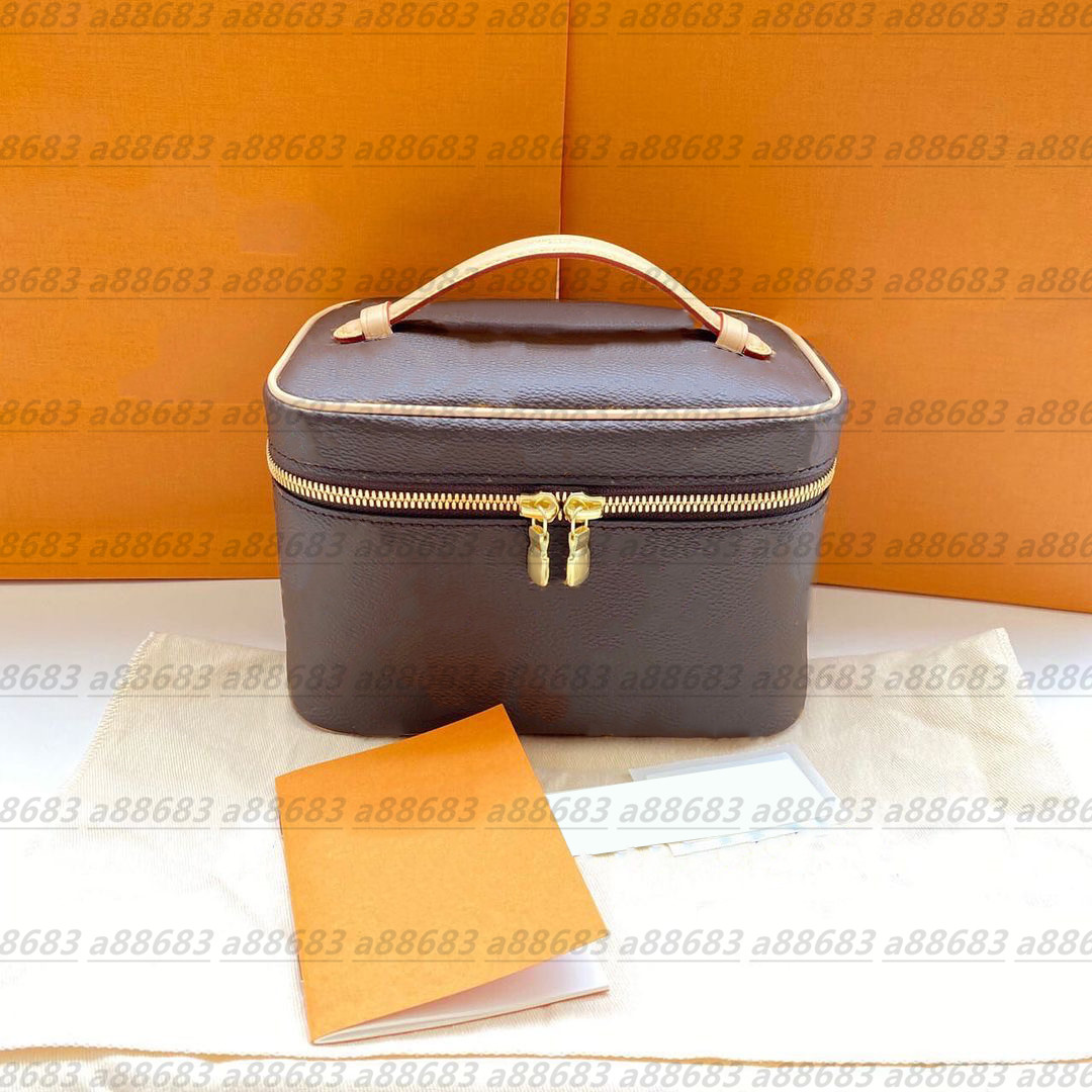 Luxury Designer Cosmetic Bags leather NICE VANITY Women's men tote crossbody nylon shopping wallet handbags M44935 Cases card large pockets handbag Shoulder Bag, Mon0gram
Luxury Designer Cosmetic Bags leather NICE VANITY Women's men tote crossbody nylon shopping wallet handbags M44935 Cases card large pockets handbag Shoulder Bag, Mon0gram
