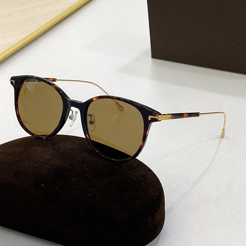 Fashion Pilot Mens Sunglasses Designers glasses frame womens shades metal eyewear rounded acetate buffalo horn combined with lighweight titanium temples 52mm
Fashion Pilot Mens Sunglasses Designers glasses frame womens shades metal eyewear rounded acetate buffalo horn combined with lighweight titanium temples 52mm