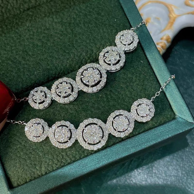 Ins Top Sell Smile Face Pendant Sweet Cute Luxury Jewelry 925 Sterling Silver Pave Round Cut White Topaz CZ Diamond Gemstones Party Women Clavicle Nec