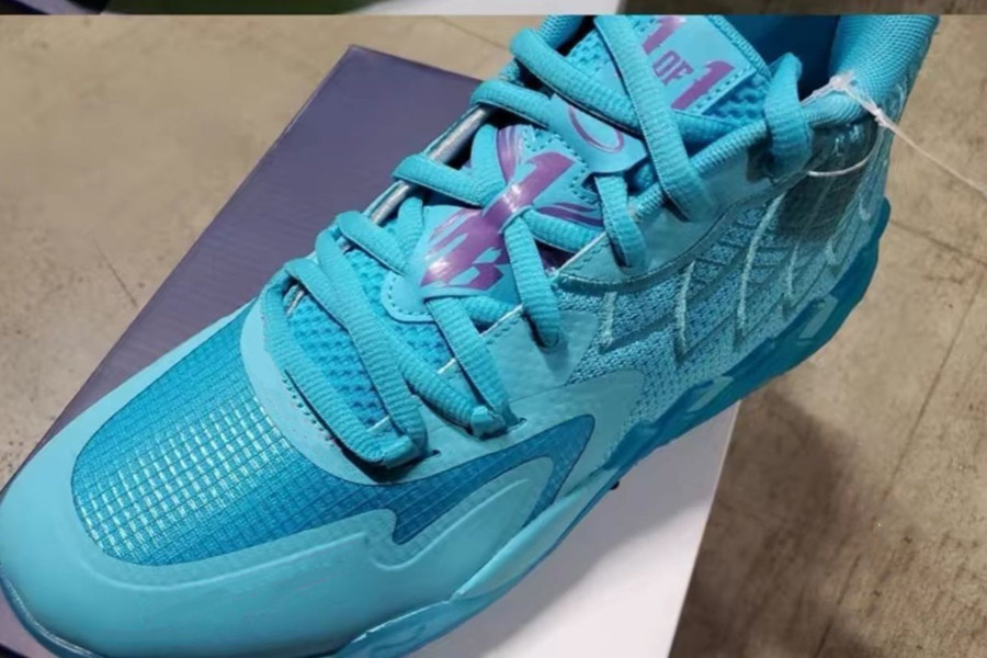 MB1 Rick and Morty Queen City Men Basketball Shoes With Box High Quality Kids MB01 Grey Red Buzz City Sport Trainner Outdoor Sneakers Size 7-12 
MB1 Rick and Morty Queen City Men Basketball Shoes With Box High Quality Kids MB01 Grey Red Buzz City Sport Trainner Outdoor Sneakers Size 7-12