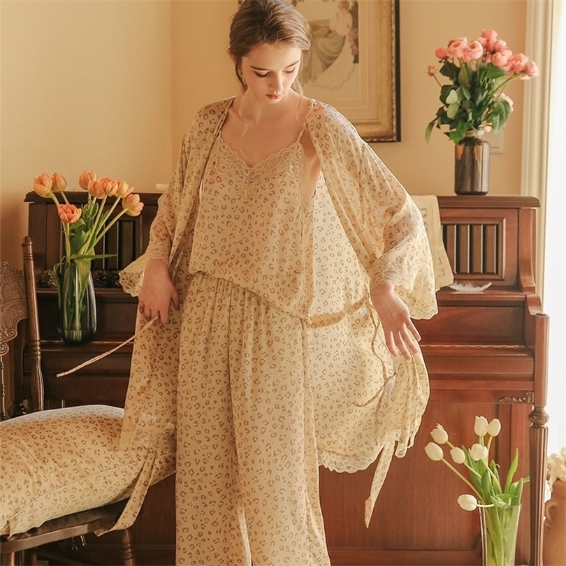 INS Fashion Leopard Pajamas Pajamas Women's Pyjamas 3-Piece Set Sleepwear Robe 201114, Beige
INS Fashion Leopard Pajamas Pajamas Women's Pyjamas 3-Piece Set Sleepwear Robe 201114, Beige