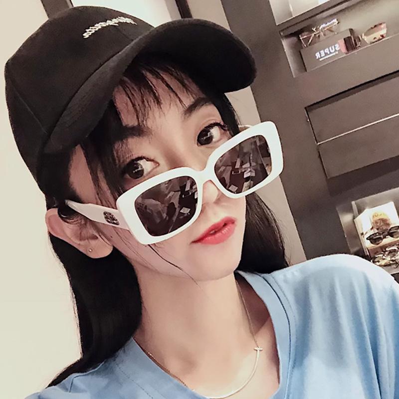 Sunglasses Classic Cat Eye Square Women Vintage Oversized Gradient Sun Glasses Shades Female Luxury Designer UV400 Sunglass, White;black
Sunglasses Classic Cat Eye Square Women Vintage Oversized Gradient Sun Glasses Shades Female Luxury Designer UV400 Sunglass, White;black