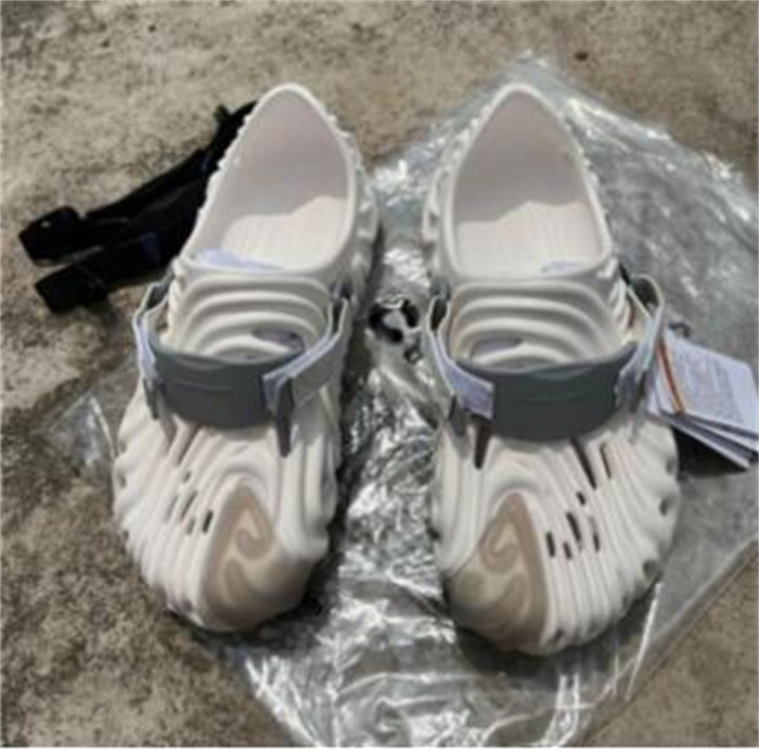 2022 Men Women Sandals Slides Slippers bone Resin Desert Sand foam runner Ararat Rubber West Summer west Brown Flat slide slipper
2022 Men Women Sandals Slides Slippers bone Resin Desert Sand foam runner Ararat Rubber West Summer west Brown Flat slide slipper