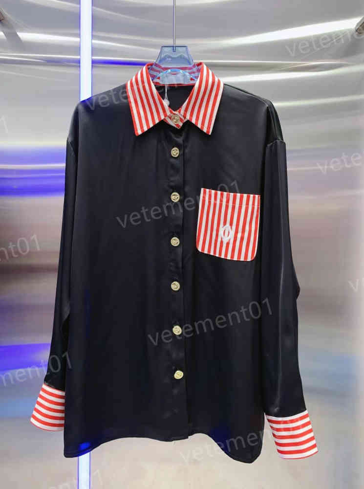 Womens Blouses Shirts Tops Red Striped Patchwork Chest Logo Embroidered Metal Buttons Long-sleeved Shirt Fashion Brand Luxury Designer Blouses 0912, 22 white
Womens Blouses Shirts Tops Red Striped Patchwork Chest Logo Embroidered Metal Buttons Long-sleeved Shirt Fashion Brand Luxury Designer Blouses 0912, 22 white