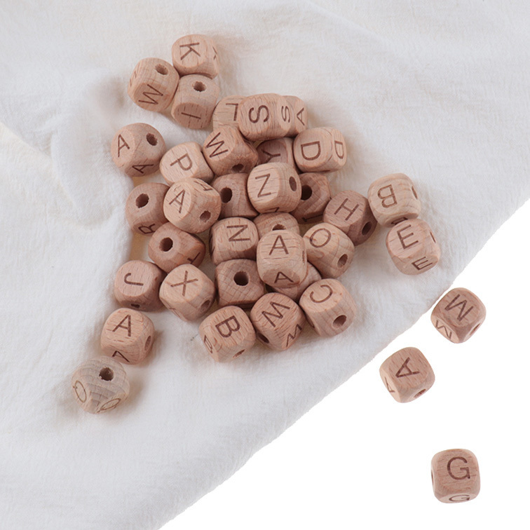 100PCS Baby Teethers Beads 12mm Letter Beech Beads Pacifier Chain Letters Wooden Toys Pacifier Personalized born Gifts 220519
