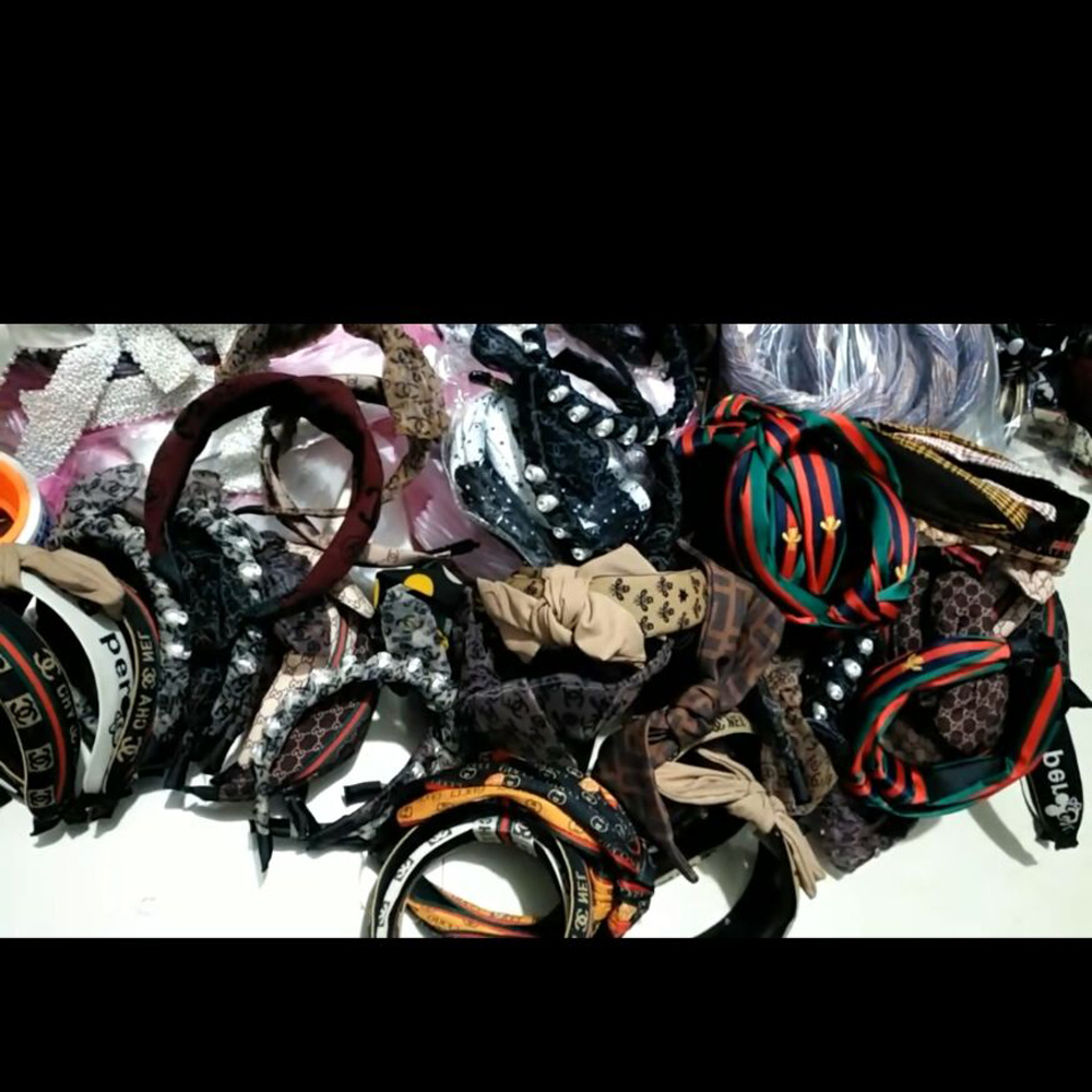 Mix Send No remark Fashion Women Brand Letter Designer Headband High Quality Knitting Wide Edge Knotted Bowknot Headwraps HairHoop Headwear Accessories for Women
Mix Send No remark Fashion Women Brand Letter Designer Headband High Quality Knitting Wide Edge Knotted Bowknot Headwraps HairHoop Headwear Accessories for Women