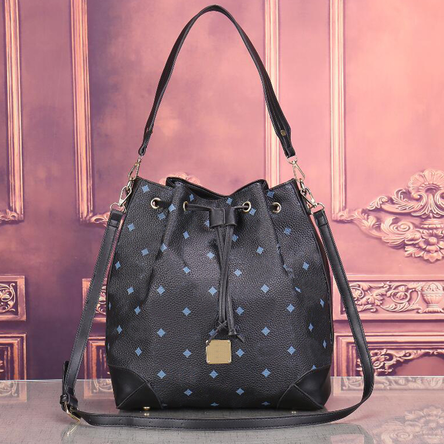 Neonoe MM Women Drawstring Shoulder Crossbody Bags Buckets Wallet Drawstrings Noe BB Designer Luxury Handbags Lady Purse Messenger Bag Bucket Drawstring dhgate
Neonoe MM Women Drawstring Shoulder Crossbody Bags Buckets Wallet Drawstrings Noe BB Designer Luxury Handbags Lady Purse Messenger Bag Bucket Drawstring dhgate