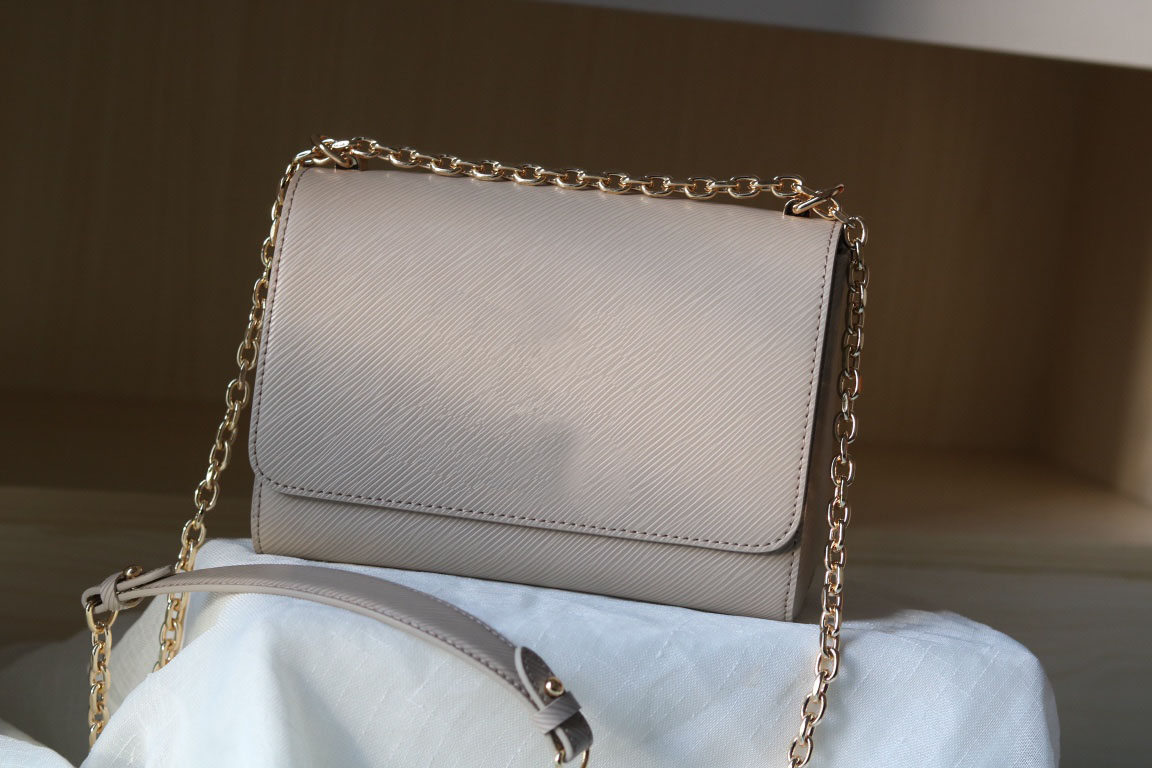 2022 Top Ladies Handbags Fashion Designer Bags Famous Crossbody Bags One Shoulder Solid Leather Wallets 50366
2022 Top Ladies Handbags Fashion Designer Bags Famous Crossbody Bags One Shoulder Solid Leather Wallets 50366