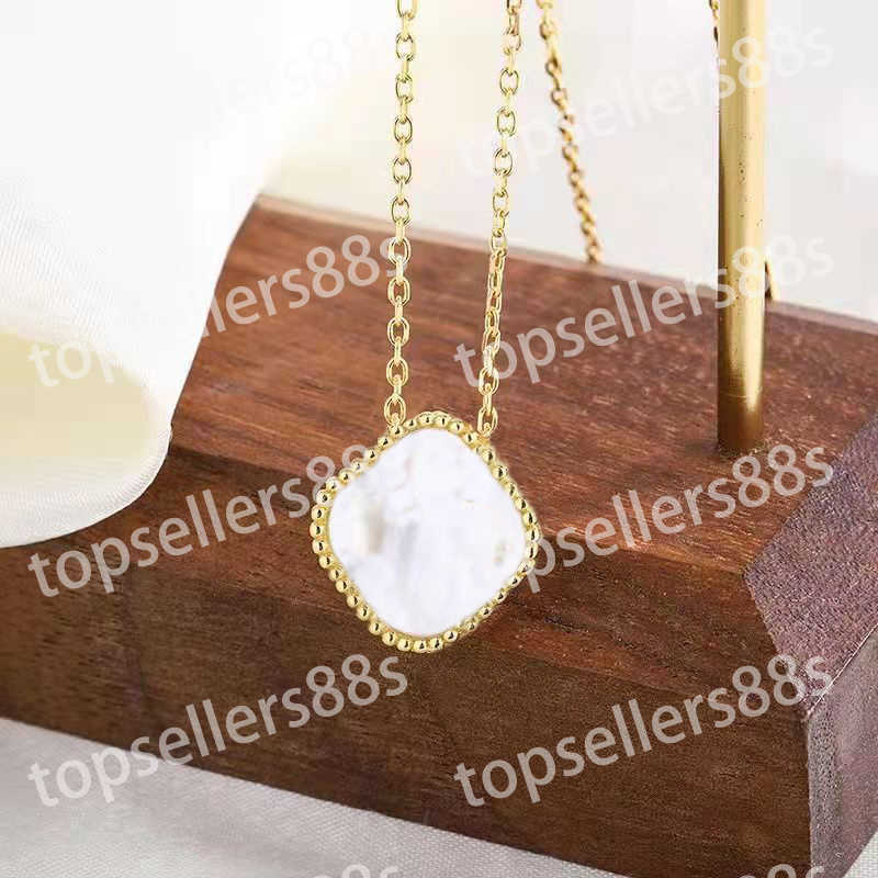 Classic Fashion Pendant Necklaces for women Elegant 4/Four Leaf Clover locket Necklace Highly Quality Choker chains Designer Jewelry 18K Plated girls Gift
Classic Fashion Pendant Necklaces for women Elegant 4/Four Leaf Clover locket Necklace Highly Quality Choker chains Designer Jewelry 18K Plated girls Gift