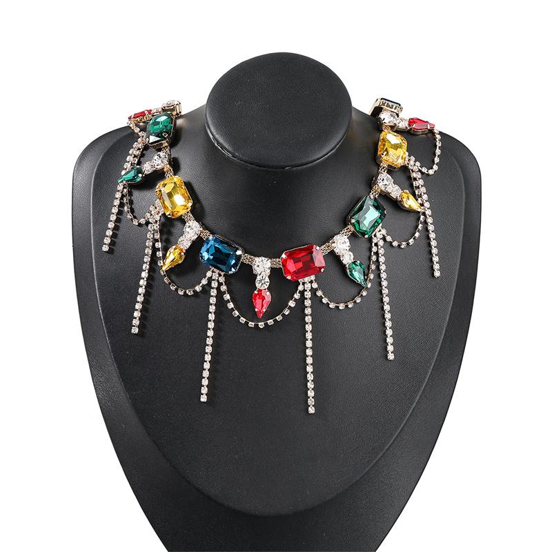 Chains European And American Fashion Retro Color Diamond Claw Chain Punk Multilayer Clavicle Temperament NecklaceChains
Chains European And American Fashion Retro Color Diamond Claw Chain Punk Multilayer Clavicle Temperament NecklaceChains