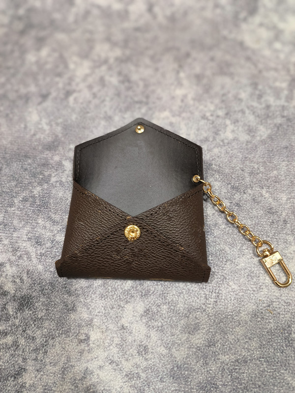 2022 Designers KEY POUCH POCHETTE Designer Coin Purse Key chains ring Credit Card Holder Luxury Mini Wallet shoulder Bag, Orange
2022 Designers KEY POUCH POCHETTE Designer Coin Purse Key chains ring Credit Card Holder Luxury Mini Wallet shoulder Bag, Orange