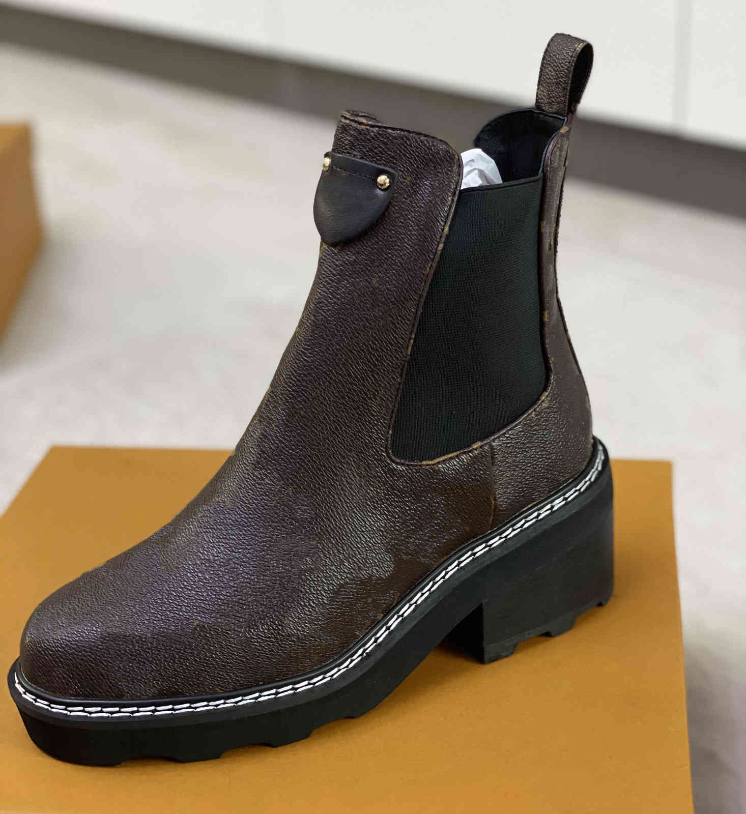 Women classic Chelsea boot Beaubourg ankle boot Genuine Leather Casual Platform shoes jacquard textile Lace up Martin boots WIth Box 330 NO13, Color 12
Women classic Chelsea boot Beaubourg ankle boot Genuine Leather Casual Platform shoes jacquard textile Lace up Martin boots WIth Box 330 NO13, Color 12