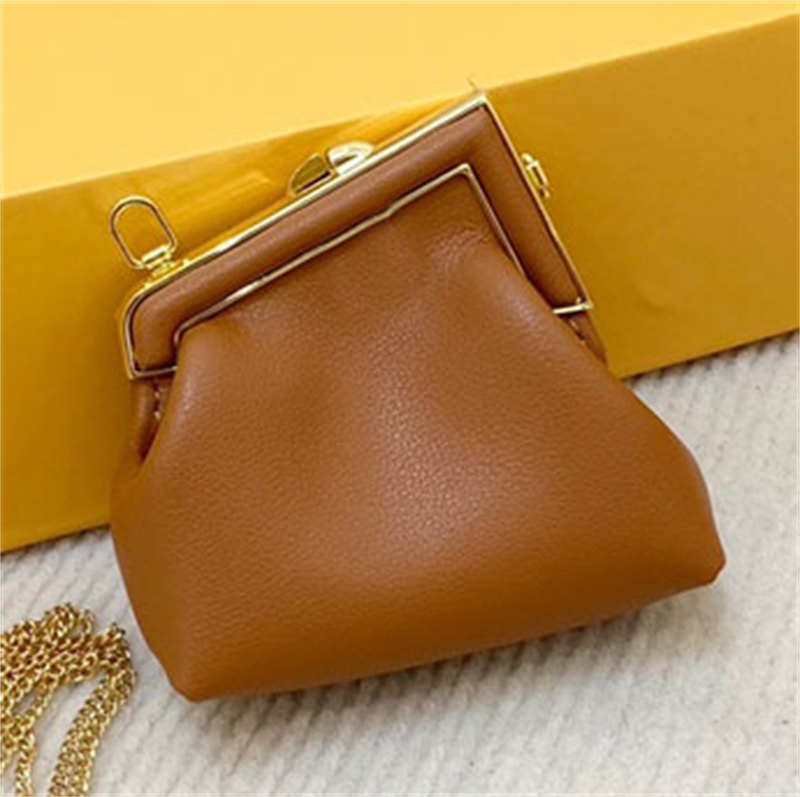 Mini First Nano Bag Nappa Leather Charm Designer Fine Chain Crossbody Metalware Clasp Clip Handbags Luxury Women Shoudler Bag Purse
Mini First Nano Bag Nappa Leather Charm Designer Fine Chain Crossbody Metalware Clasp Clip Handbags Luxury Women Shoudler Bag Purse