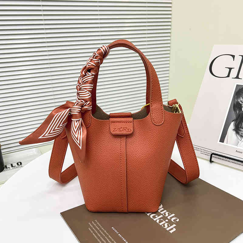 Luxury Brand Genuine Leather Tote Bag for Women 2022 Fashion Solid Bucket Handbags Designer Ladies Small Shoulder Crossbody Bags, Orange
Luxury Brand Genuine Leather Tote Bag for Women 2022 Fashion Solid Bucket Handbags Designer Ladies Small Shoulder Crossbody Bags, Orange