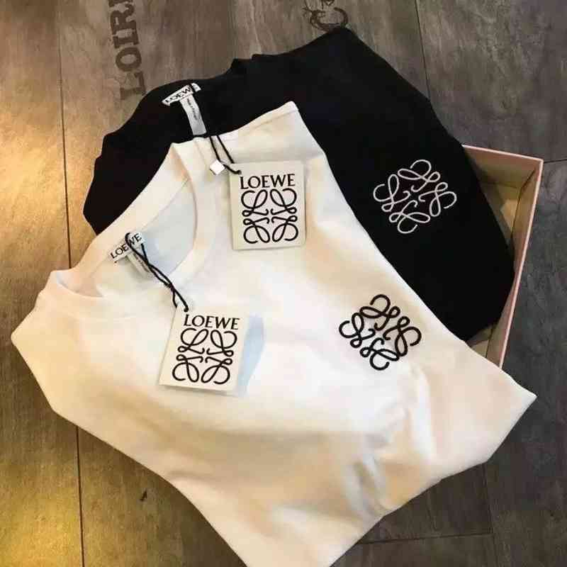 Men T-shirts Loiwi Loe Luo Yiwei embroidered classic on the chest pure cotton loose men's and women's round neck lovers T-shirt, White
Men T-shirts Loiwi Loe Luo Yiwei embroidered classic on the chest pure cotton loose men's and women's round neck lovers T-shirt, White