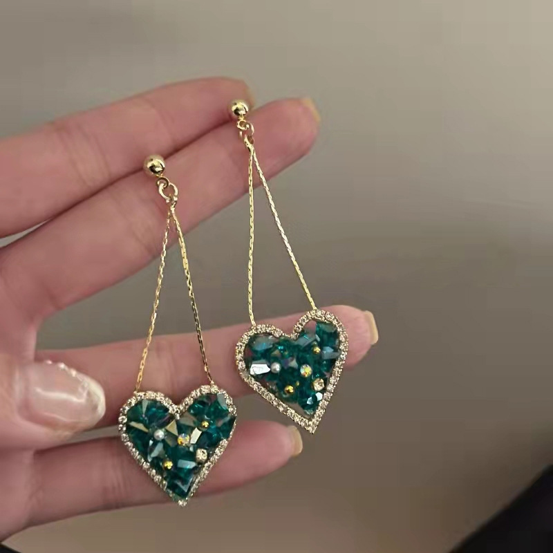 925 Silver Needle Temperament Diamond Green Love Earrings Long Flow Sustaped Fashion Senior Ear Jewelry Female
925 Silver Needle Temperament Diamond Green Love Earrings Long Flow Sustaped Fashion Senior Ear Jewelry Female