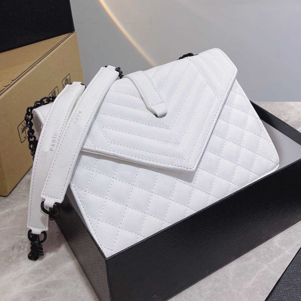 Chain Single Shoulder Messenger Bag Gold Large Capacity Black-and-white Two-color Hand Bag, White gold label
Chain Single Shoulder Messenger Bag Gold Large Capacity Black-and-white Two-color Hand Bag, White gold label