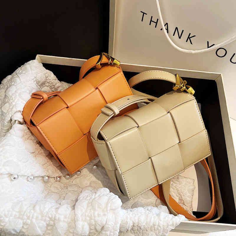 Bag Venetas Bottegav Versatile Women's 2022 Spring Woven Small Square Fashionable Simple Single Shoulder Messenger, White
Bag Venetas Bottegav Versatile Women's 2022 Spring Woven Small Square Fashionable Simple Single Shoulder Messenger, White