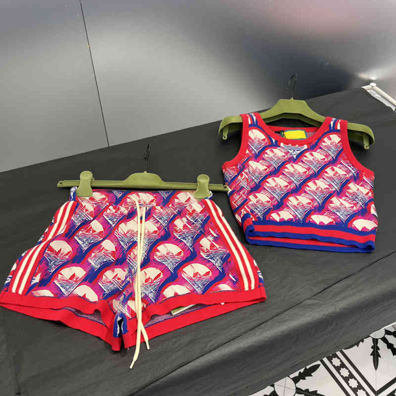 Fashion Womens Two Piece Pants Geometric Pattern Print Knit Suit Luxury Short Sleeve Tank Top High Waist Shorts Sexy Brand High End Designer Summer Women Clothing
Fashion Womens Two Piece Pants Geometric Pattern Print Knit Suit Luxury Short Sleeve Tank Top High Waist Shorts Sexy Brand High End Designer Summer Women Clothing