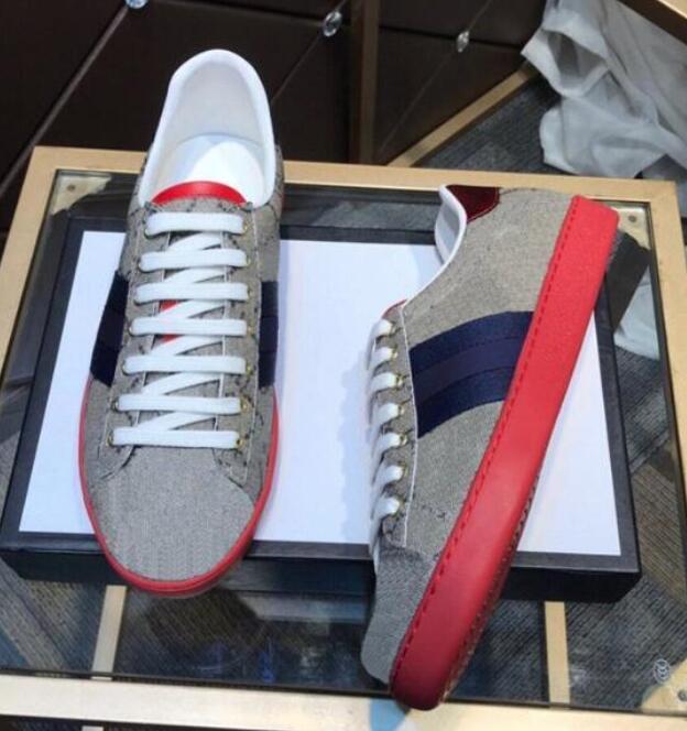 Fashion Woman man shoes Lace-up flat Shoes Bee tiger snake Embroidered lady sneake boy girl shoe white casual big with box, Clear
Fashion Woman man shoes Lace-up flat Shoes Bee tiger snake Embroidered lady sneake boy girl shoe white casual big with box, Clear