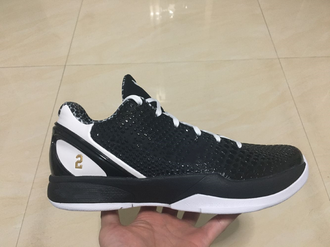 Runner lowko bes Sneakers Running Shoes VI PROTRO Mambacita Sweet 16 CW2190-002, Black
Runner lowko bes Sneakers Running Shoes VI PROTRO Mambacita Sweet 16 CW2190-002, Black